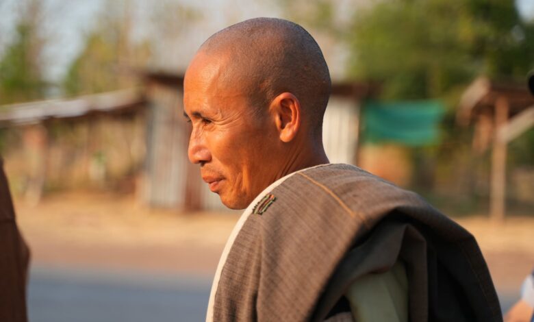 Hành giả Minh Tuệ dừng đi bộ ở Sri Lanka, lộ nội dung thư của Thích Nhật Từ Hành giả Minh Tuệ dừng đi bộ ở Sri Lanka, lộ nội dung thư của Thích Nhật Từ
