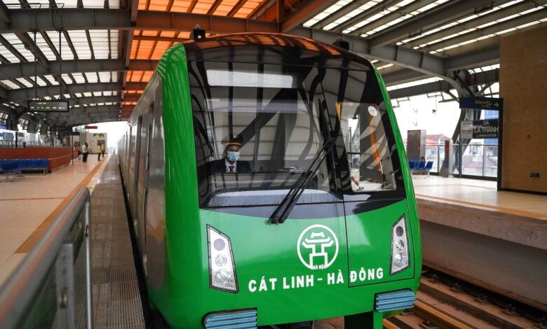 Việt Nam sẽ làm đường sắt cao tốc như làm xe hơi Vinfast? Việt Nam sẽ làm đường sắt cao tốc như làm xe hơi Vinfast?