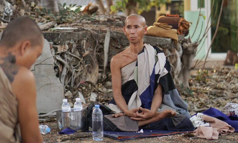 Sri Lankan police pull plug on Vietnamese monk’s tour until he changes visa Sri Lankan police pull plug on Vietnamese monk’s tour until he changes visa