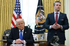 Ông Trump bảo vệ Bộ trưởng Quốc phòng sau bê bối rò rỉ bí mật quân sự