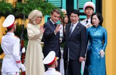Ông Macron tới Việt Nam: Thể hiện sự tin cậy, cảnh báo về Mỹ, Trung Quốc? Ông Macron tới Việt Nam: Thể hiện sự tin cậy, cảnh báo về Mỹ, Trung Quốc?