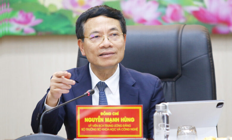Bộ trưởng Nguyễn Mạnh Hùng: Đại học về lâu dài phải là đại học nghiên cứu Bộ trưởng Nguyễn Mạnh Hùng: Đại học về lâu dài phải là đại học nghiên cứu
