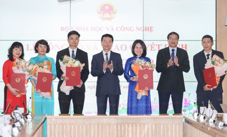 Bộ Khoa học và Công nghệ điều động, bổ nhiệm lãnh đạo 5 đơn vị Bộ Khoa học và Công nghệ điều động, bổ nhiệm lãnh đạo 5 đơn vị