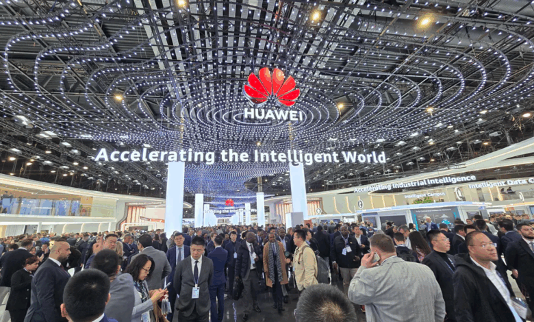 Sự chuyển mình từ viễn thông sang AI của Huawei Sự chuyển mình từ viễn thông sang AI của Huawei