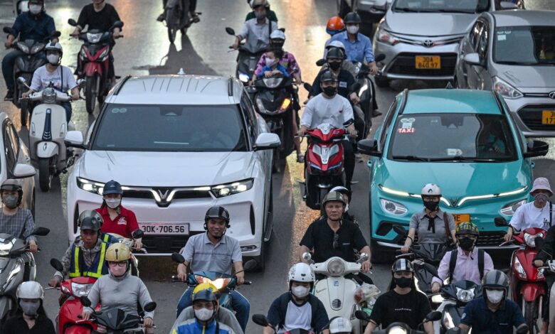 Đằng sau kế hoạch Hà Nội cấm xe xăng là lợi ích riêng của ông Phạm Nhật Vượng