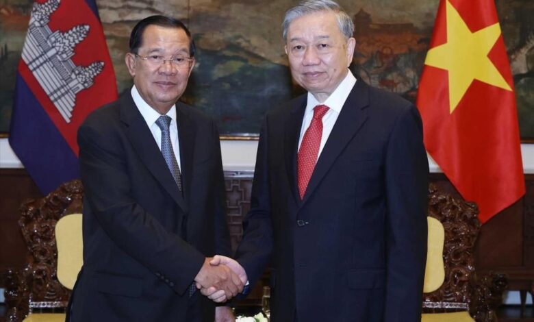 Hun Sen đã làm gì để Việt Nam quay lưng? Hun Sen đã làm gì để Việt Nam quay lưng?