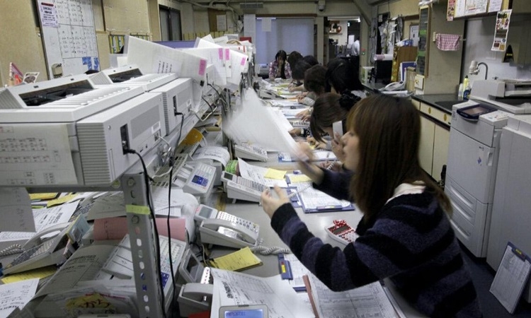 Máy fax, đĩa mềm – bước thụt lùi về công nghệ số của Nhật Bản Máy fax, đĩa mềm – bước thụt lùi về công nghệ số của Nhật Bản