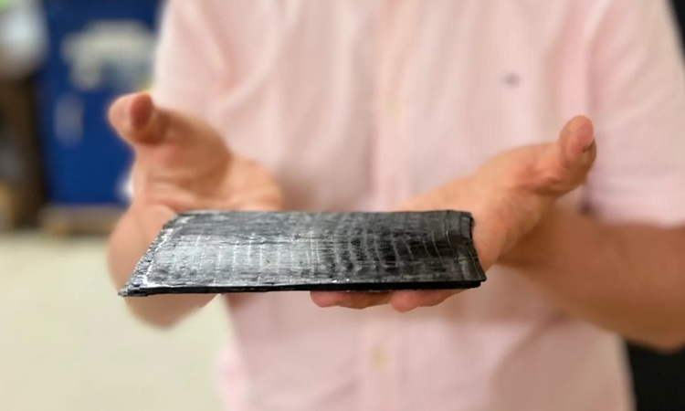 Nhựa tự vá bền hơn thép Nhựa tự vá bền hơn thép