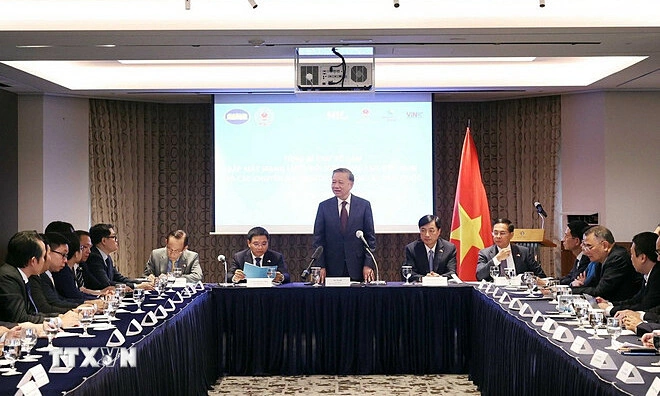 Tổng Bí thư gặp các chuyên gia Việt Nam về đổi mới sáng tạo tại Hàn Quốc Tổng Bí thư gặp các chuyên gia Việt Nam về đổi mới sáng tạo tại Hàn Quốc