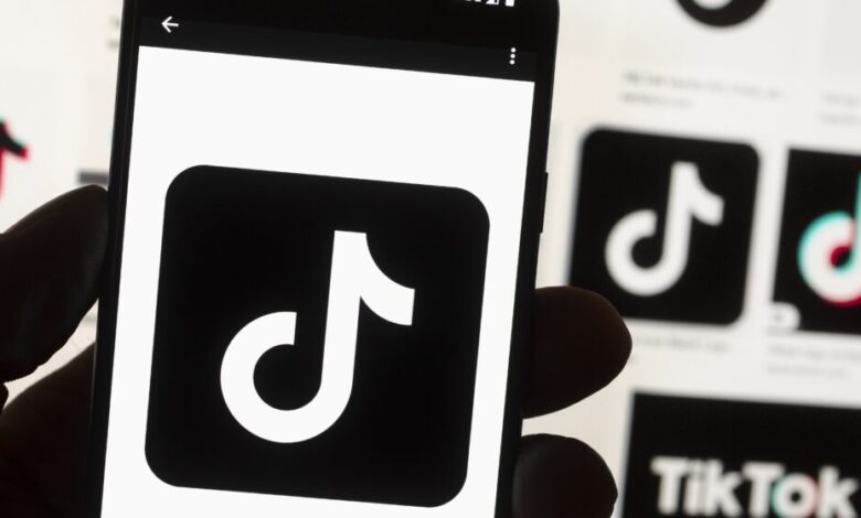 Trump executive order clears way for TikTok deal Trump executive order clears way for TikTok deal