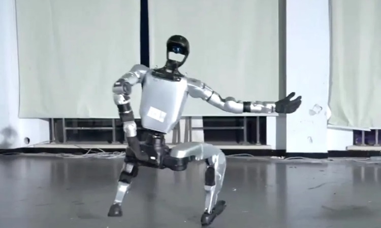 Chế độ phản trọng lực giúp robot chịu mọi đòn tấn công
