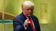Nghe Trump phát biểu, cử tọa sáu năm trước bật cười, còn giờ thì im lặng Nghe Trump phát biểu, cử tọa sáu năm trước bật cười, còn giờ thì im lặng