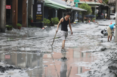 Siêu bão Ragasa gây vỡ bờ hồ chứa, dân Đài Loan bàng hoàng trước lũ dữ Siêu bão Ragasa gây vỡ bờ hồ chứa, dân Đài Loan bàng hoàng trước lũ dữ