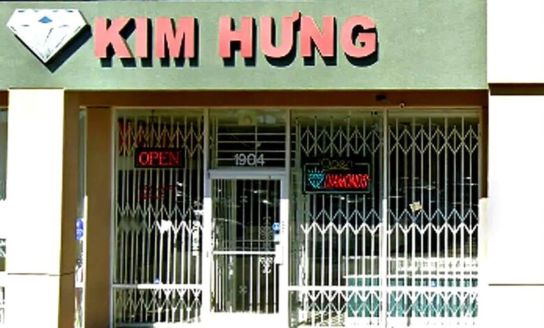 Thị trưởng San Jose ‘sôi máu’ vì vụ cướp táo tợn tiệm vàng người Việt Thị trưởng San Jose ‘sôi máu’ vì vụ cướp táo tợn tiệm vàng người Việt