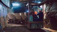 Mỹ soán ngôi Trung Quốc trong cuộc đua đầu tư ở châu Phi Mỹ soán ngôi Trung Quốc trong cuộc đua đầu tư ở châu Phi