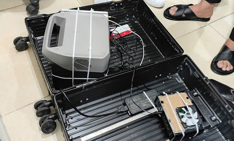 Phát hiện trạm BTS giả đựng trong vali du lịch Phát hiện trạm BTS giả đựng trong vali du lịch