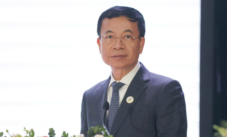 Bộ trưởng Nguyễn Mạnh Hùng: ‘Thanh niên hãy dấn thân, nhận việc thách thức’