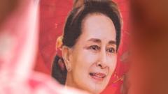 Nhà lãnh đạo Myanmar Aung San Suu Kyi hiện đang ở đâu và sự bất định này ảnh hưởng thế nào đến cuộc bầu cử? Nhà lãnh đạo Myanmar Aung San Suu Kyi hiện đang ở đâu và sự bất định này ảnh hưởng thế nào đến cuộc bầu cử?