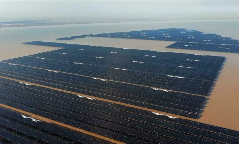 Trang trại điện mặt trời ngoài khơi lớn nhất thế giới hoạt động Trang trại điện mặt trời ngoài khơi lớn nhất thế giới hoạt động