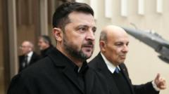 Ông Zelensky: Vấn đề lãnh thổ Ukraine là ‘khó khăn nhất’ trong hòa đàm Ông Zelensky: Vấn đề lãnh thổ Ukraine là ‘khó khăn nhất’ trong hòa đàm