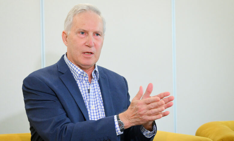 Con đường John Schiller chinh phục virus HPV cứu hàng triệu phụ nữ Con đường John Schiller chinh phục virus HPV cứu hàng triệu phụ nữ