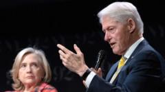 Ông bà Clinton điều trần trước Quốc hội về vụ Epstein Ông bà Clinton điều trần trước Quốc hội về vụ Epstein