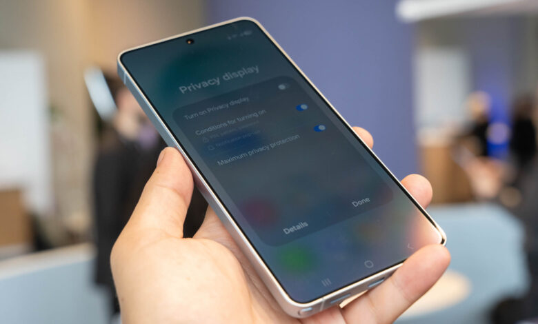 Trải nghiệm màn hình chống nhìn trộm trên Galaxy S26 Ultra Trải nghiệm màn hình chống nhìn trộm trên Galaxy S26 Ultra