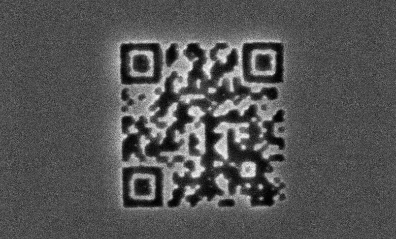 Mã QR nhỏ hơn vi khuẩn lập kỷ lục thế giới Mã QR nhỏ hơn vi khuẩn lập kỷ lục thế giới