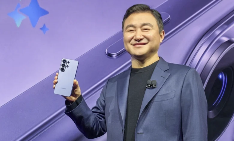 Chủ tịch Samsung: ‘Tác nhân AI đang gần gũi hơn nhờ smartphone’ Chủ tịch Samsung: ‘Tác nhân AI đang gần gũi hơn nhờ smartphone’