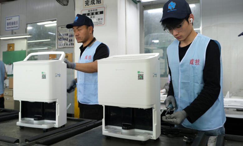 Bên trong nhà máy sản xuất một triệu máy hút ẩm mỗi năm Bên trong nhà máy sản xuất một triệu máy hút ẩm mỗi năm