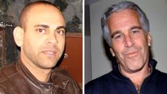 Quản lý người mẫu nài nỉ ông trùm Epstein ‘ngủ’ với người mẫu Quản lý người mẫu nài nỉ ông trùm Epstein ‘ngủ’ với người mẫu