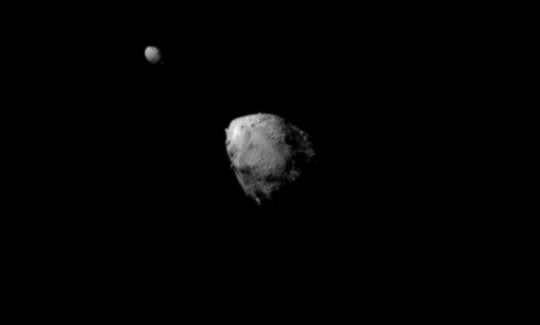 Tàu NASA đâm lệch tiểu hành tinh