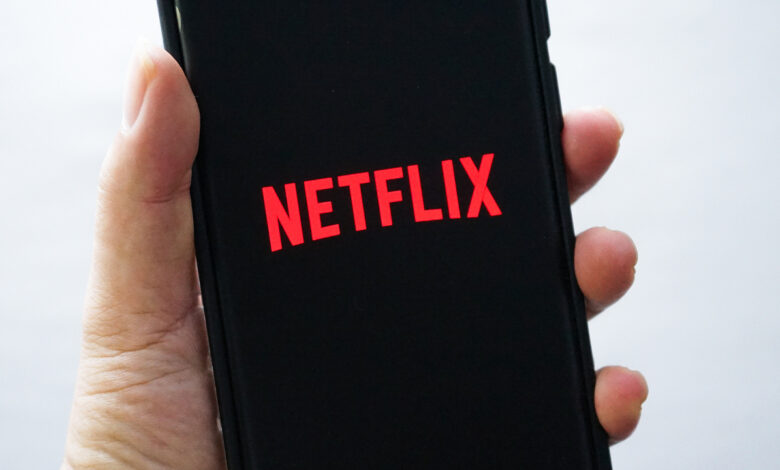 Bán tài khoản YouTube, Netflix, Spotify dùng chung có thể bị phạt 50 triệu đồng