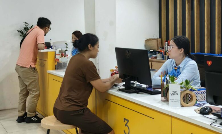 Nhiều chủ thuê bao đi xác thực vì hiểu nhầm ‘sẽ bị khóa SIM’ Nhiều chủ thuê bao đi xác thực vì hiểu nhầm ‘sẽ bị khóa SIM’
