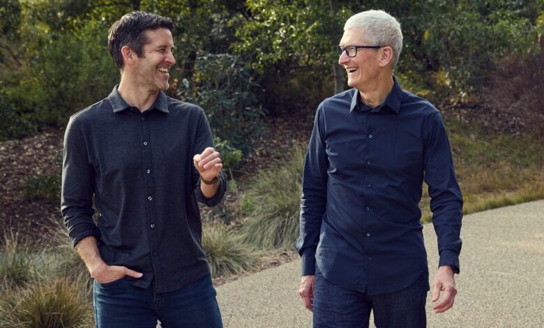 Tim Cook rời vị trí CEO Apple, chuyển giao cho John Ternus Tim Cook rời vị trí CEO Apple, chuyển giao cho John Ternus