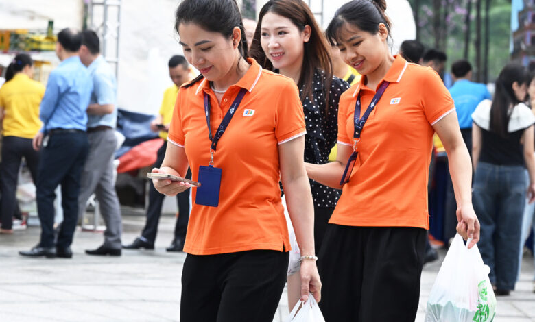 Phiên chợ công nhân ngành khoa học và công nghệ