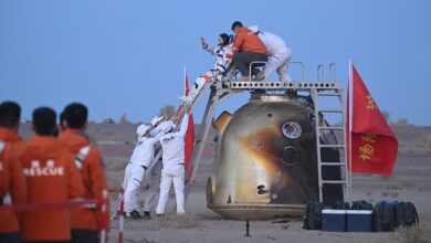 Phi hành đoàn Trung Quốc trở về sau nhiệm vụ dài kỷ lục
