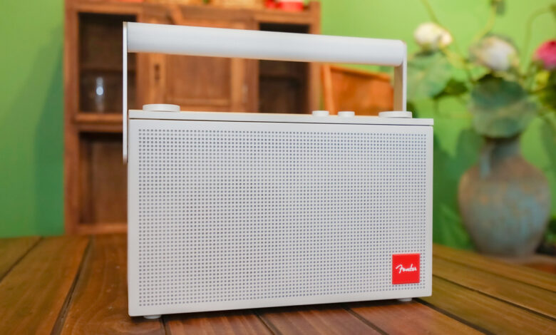 Fender Elie 12 – loa dáng cassette hoài cổ giá 12 triệu đồng Fender Elie 12 – loa dáng cassette hoài cổ giá 12 triệu đồng