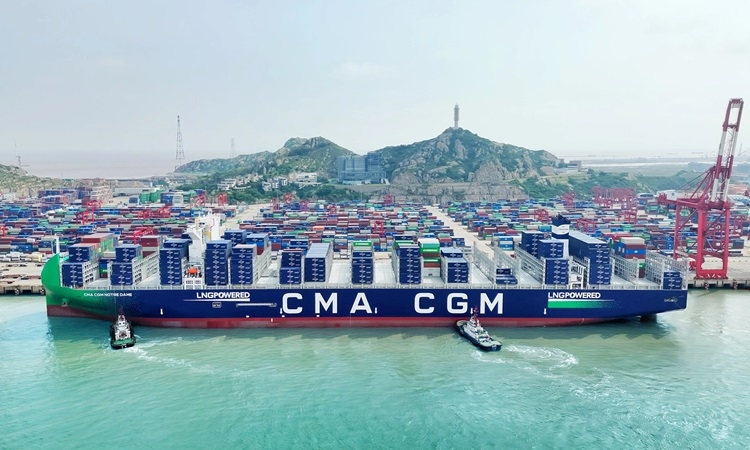 Tàu chạy bằng khí tự nhiên lớn nhất thế giới Tàu chạy bằng khí tự nhiên lớn nhất thế giới