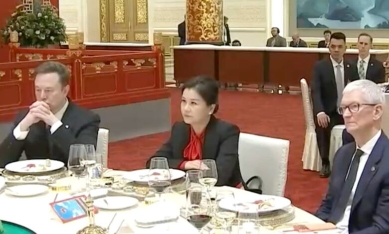 Nữ tỷ phú công nghệ Trung Quốc ngồi giữa Elon Musk và Tim Cook Nữ tỷ phú công nghệ Trung Quốc ngồi giữa Elon Musk và Tim Cook
