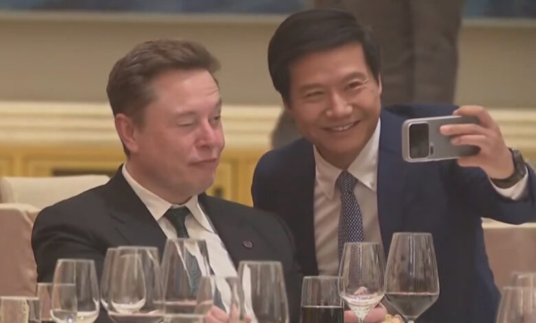 CEO Xiaomi và Elon Musk gây sốt khi chụp selfie CEO Xiaomi và Elon Musk gây sốt khi chụp selfie