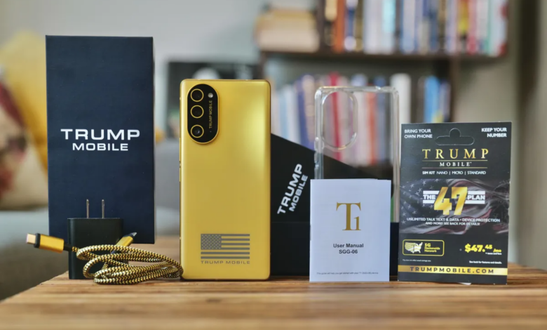 Điện thoại Trump T1 bị chê cả về thiết kế và tính năng Điện thoại Trump T1 bị chê cả về thiết kế và tính năng