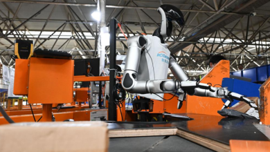 Robot hình người phân loại 1.200 bưu kiện mỗi giờ