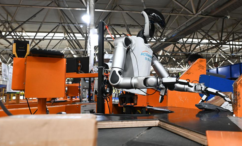 Robot hình người phân loại 1.200 bưu kiện mỗi giờ Robot hình người phân loại 1.200 bưu kiện mỗi giờ