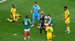 Ba thẻ đỏ – trọng tài đang mạnh tay hơn ở World Cup này? Ba thẻ đỏ – trọng tài đang mạnh tay hơn ở World Cup này?