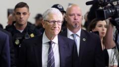 Tỷ phú Bill Gates nói từng bị tài phiệt Epstein gây sức ép về chuyện ngoại tình