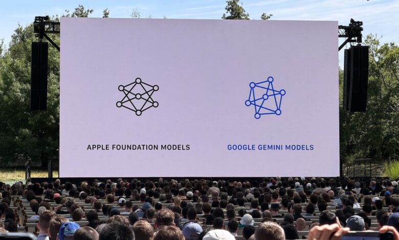 Apple bắt tay Google để ‘tái sinh’ Siri Apple bắt tay Google để ‘tái sinh’ Siri