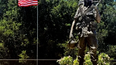 Treo Thưởng ,000 để giúp phá án Tượng Đài “Thank You America” Bị Phá Hoại