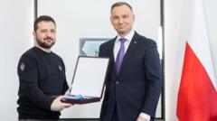 Tổng thống Ba Lan tước huân chương Đại bàng Trắng của ông Zelensky