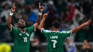 Trận thắng tại World Cup của Mexico khiến mặt đất rung chuyển